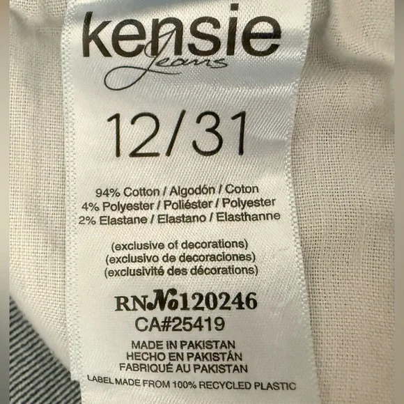 Kensie Light Wash Blue Cropped Jeans - Picture 4 of 4